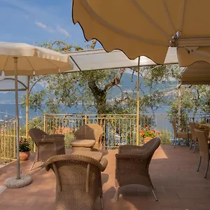Apartment Locazione Turistica Casa Maria-2 By Interhome