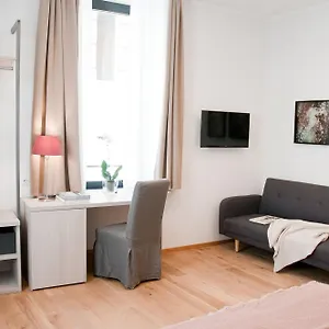 Giuturna Boutique מלון