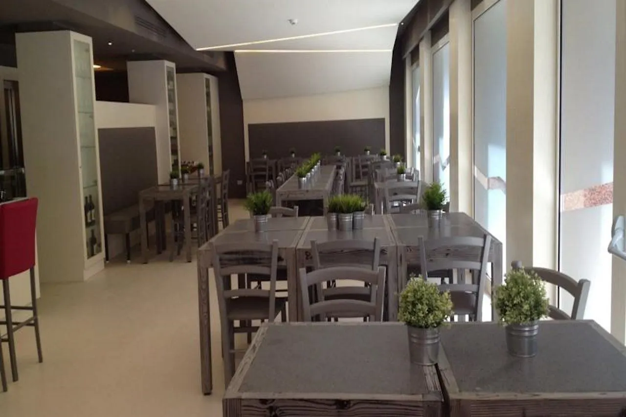 Moderno Hotel Roma